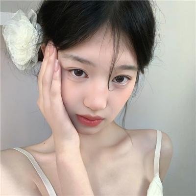 衣橱里的她1